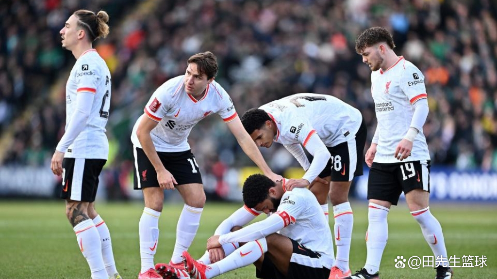  足总杯季后赛爆出冷门！罗马险胜巴黎圣日耳曼，争冠形势突变