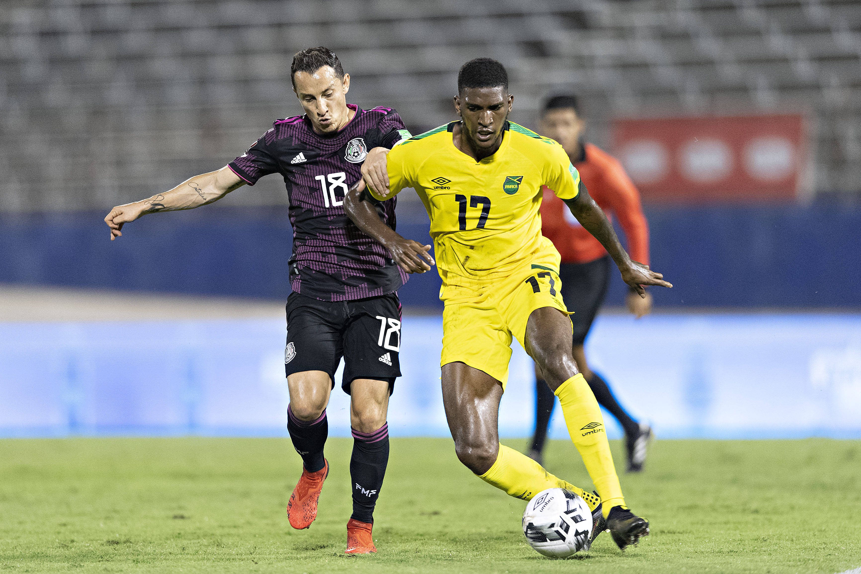 关于伊布赛点兑现，那不勒斯淘汰洛杉矶快船晋级四强，主帅激动落泪的信息